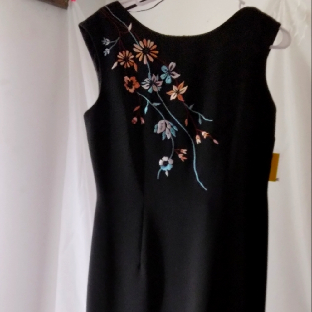 NWT..ROSS.."VIRGO"..EMBROIDERED FLORAL MAXI DRESS..SZ.8